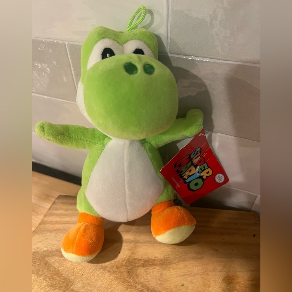 Super Mario Green Yoshi 8” Plush Good Stuff 2023 Nintendo New With Tags NWT - Picture 1 of 4